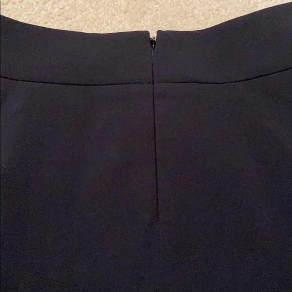 Express back zip black skirt - Picture 4 of 5